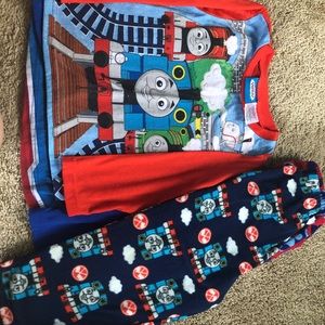 4T Thomas Pajamas 2 pieces